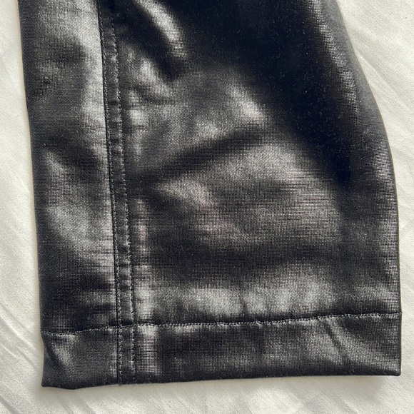 ⭐️DIANE Von Furstenberg Under Armour Skinny Pants⭐️ - Picture 5 of 5